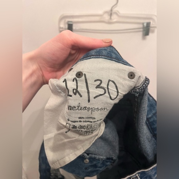 One Teaspoon Size 12/30 Cutoff Denim Shorts Distressed - Picture 4 of 4